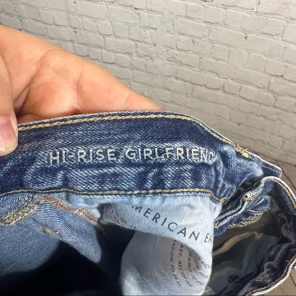 American Eagle Outfitters High Rise Girlfriend Distressed Jeans Size 6 Long - Picture 9 of 11